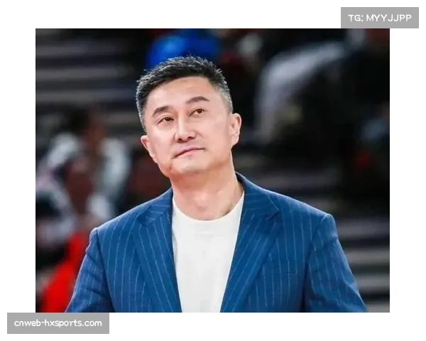 杜锋场边无奈苦笑 球员关键失误暴露热身赛终结能力短板 杜锋场边无奈苦笑 球员关键失误暴露热身赛终结能力短板